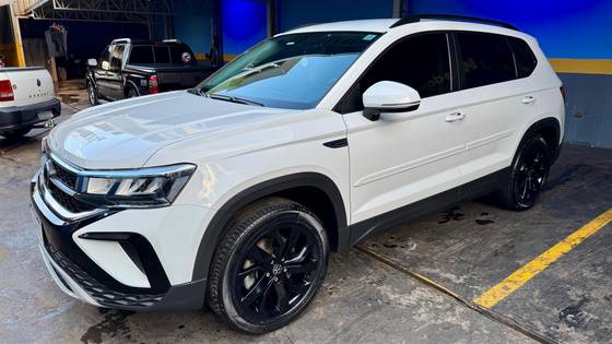 VOLKSWAGEN TAOS 1.4 250 TSI TOTAL FLEX COMFORTLINE AUTOMÁTICO